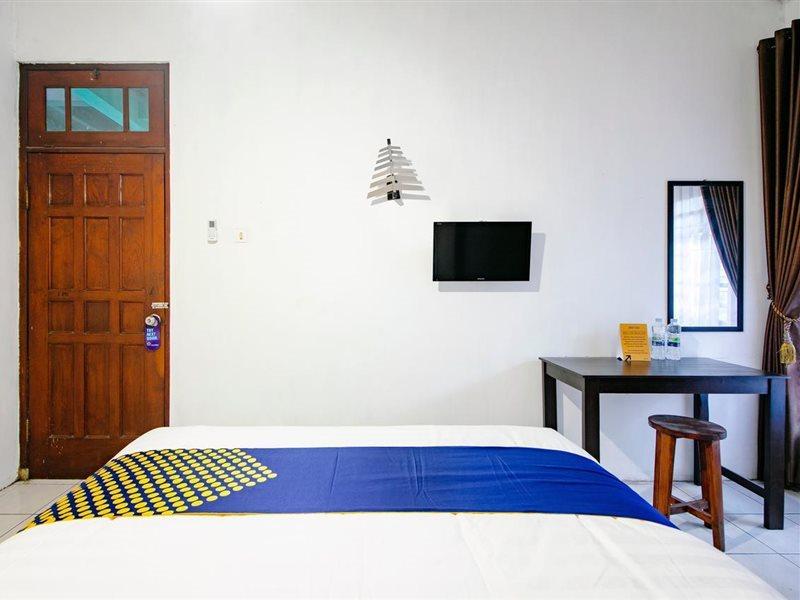Spot On 2107 Ijo Pupus Syariah Residence Baturetno Kültér fotó
