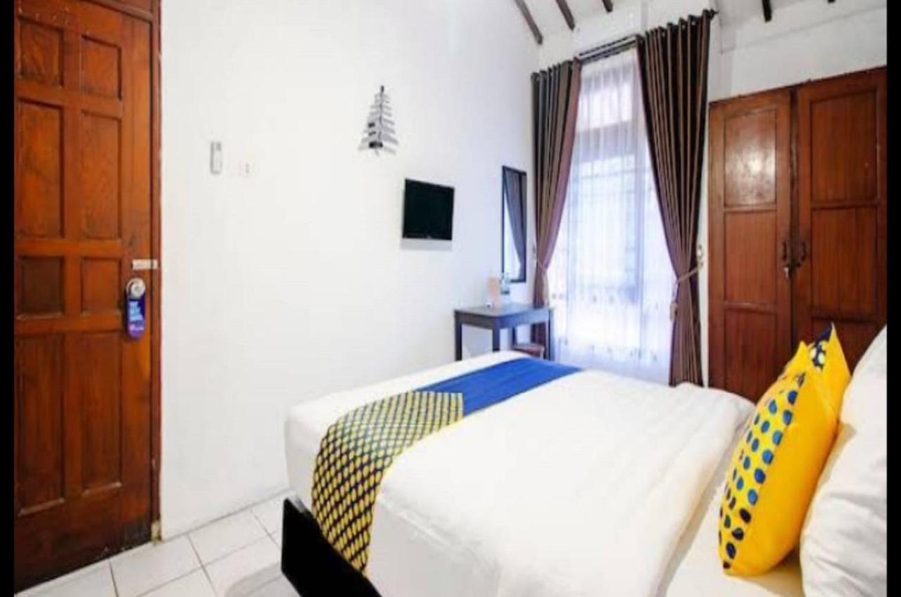 Spot On 2107 Ijo Pupus Syariah Residence Baturetno Kültér fotó