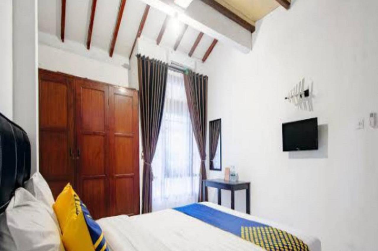Spot On 2107 Ijo Pupus Syariah Residence Baturetno Kültér fotó